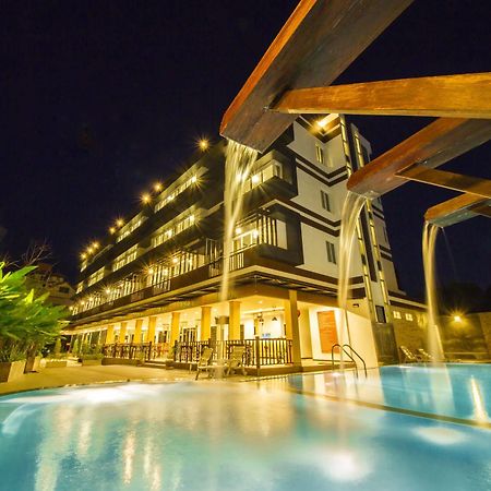 Th Beach Hotel HHQ Esterno foto