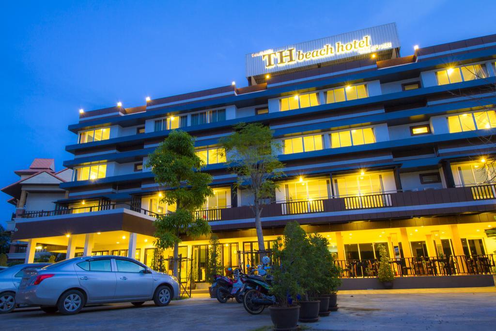 Th Beach Hotel HHQ Esterno foto