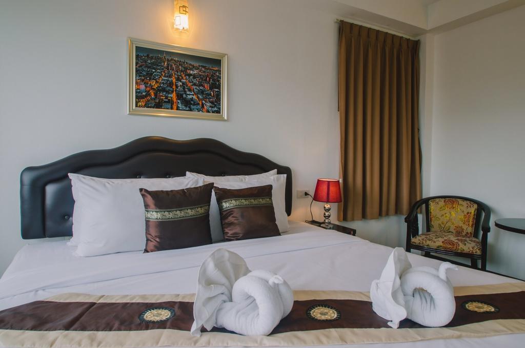 Th Beach Hotel HHQ Esterno foto