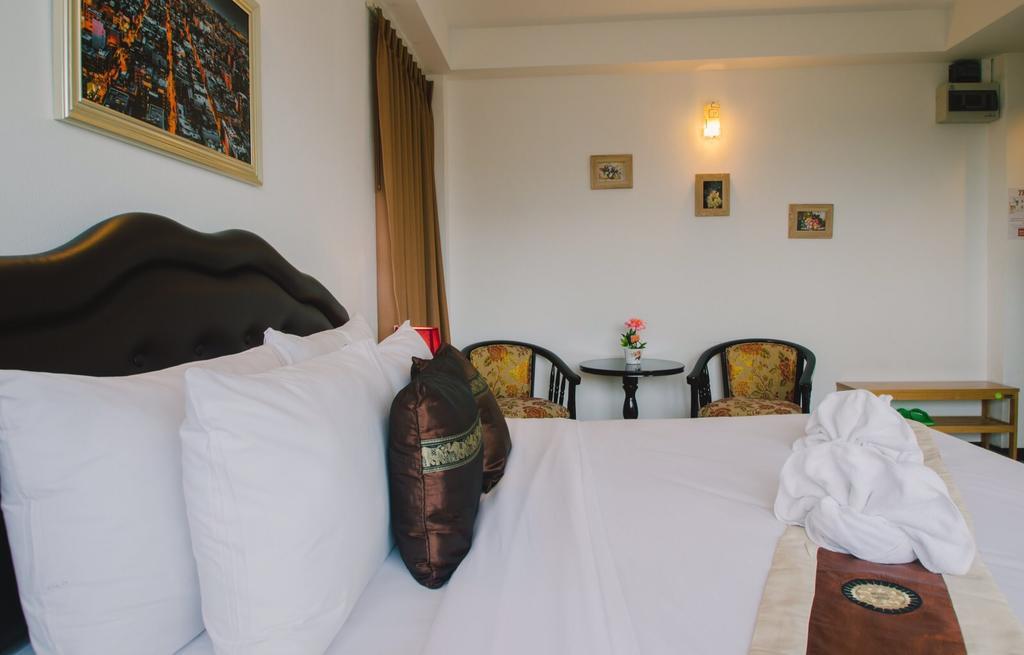 Th Beach Hotel HHQ Esterno foto