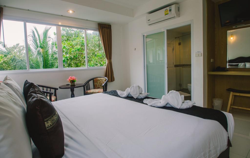 Th Beach Hotel HHQ Esterno foto