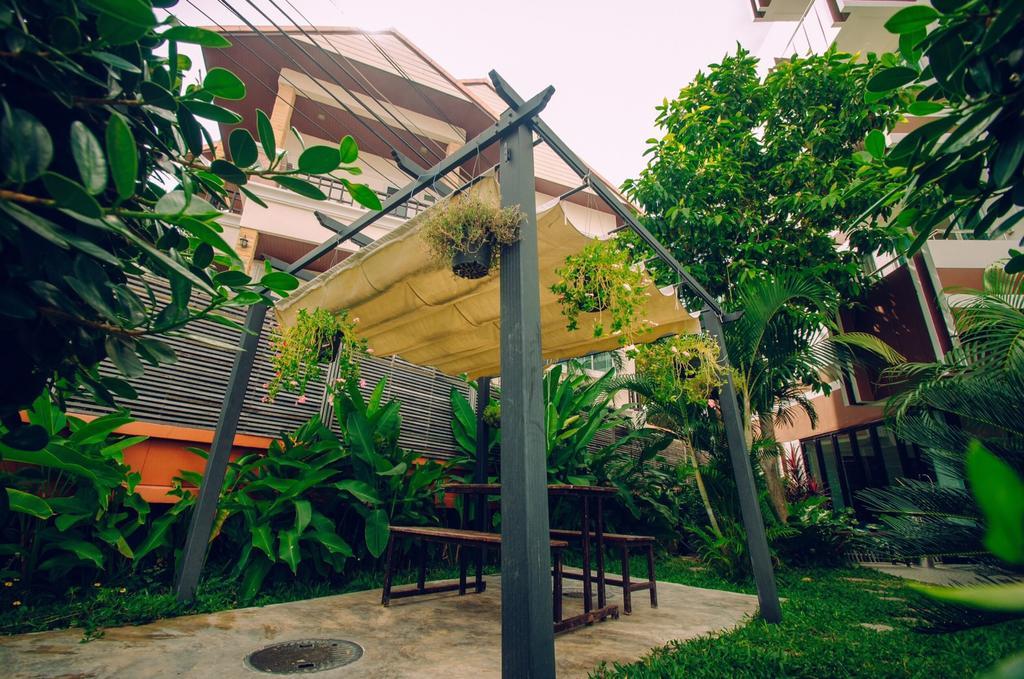Th Beach Hotel HHQ Esterno foto