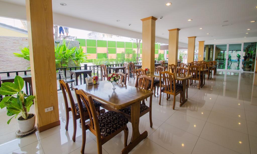 Th Beach Hotel HHQ Esterno foto