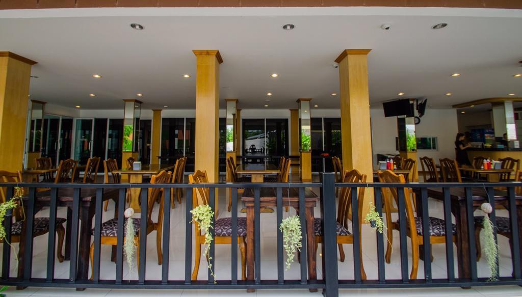 Th Beach Hotel HHQ Esterno foto
