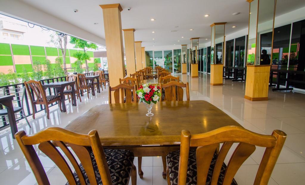 Th Beach Hotel HHQ Esterno foto