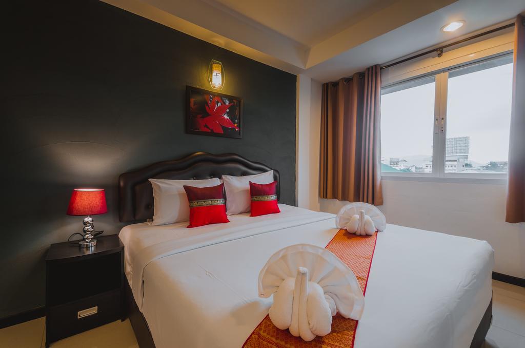 Th Beach Hotel HHQ Esterno foto