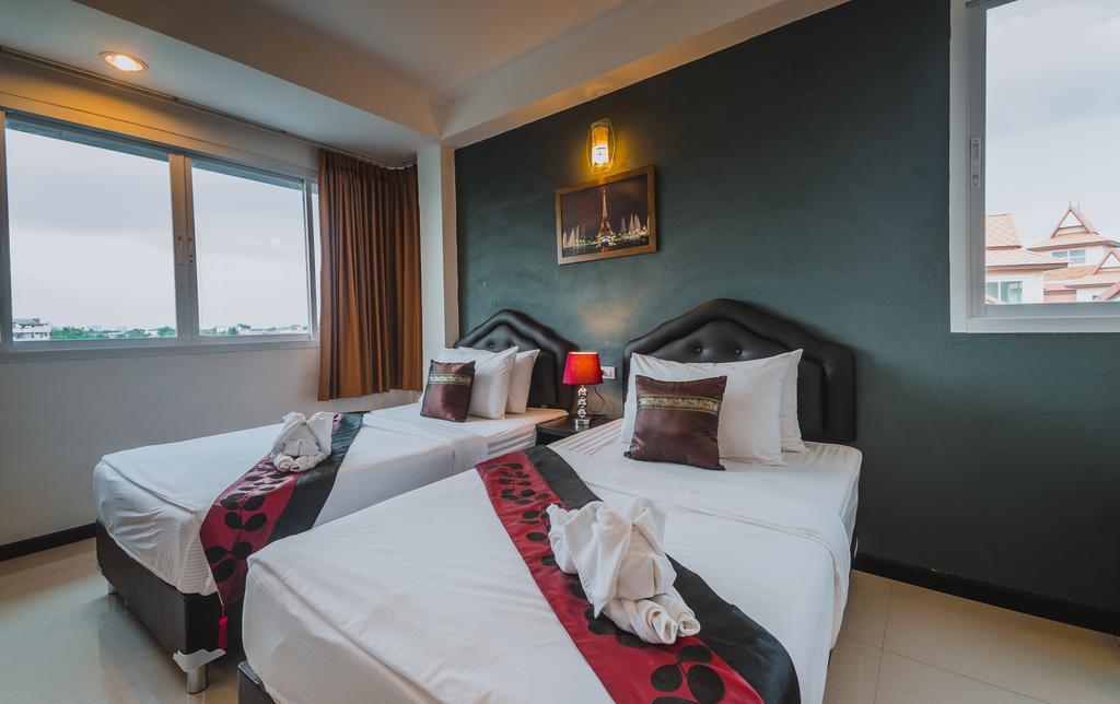Th Beach Hotel HHQ Esterno foto