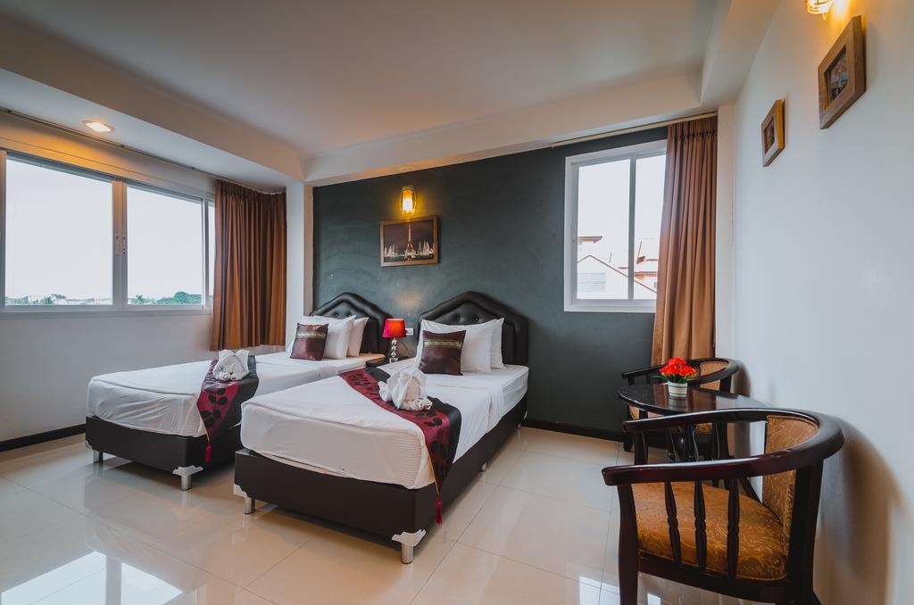 Th Beach Hotel HHQ Esterno foto