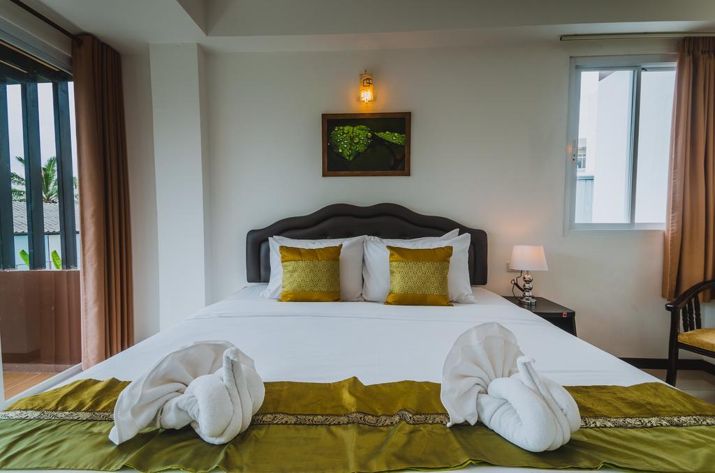 Th Beach Hotel HHQ Esterno foto