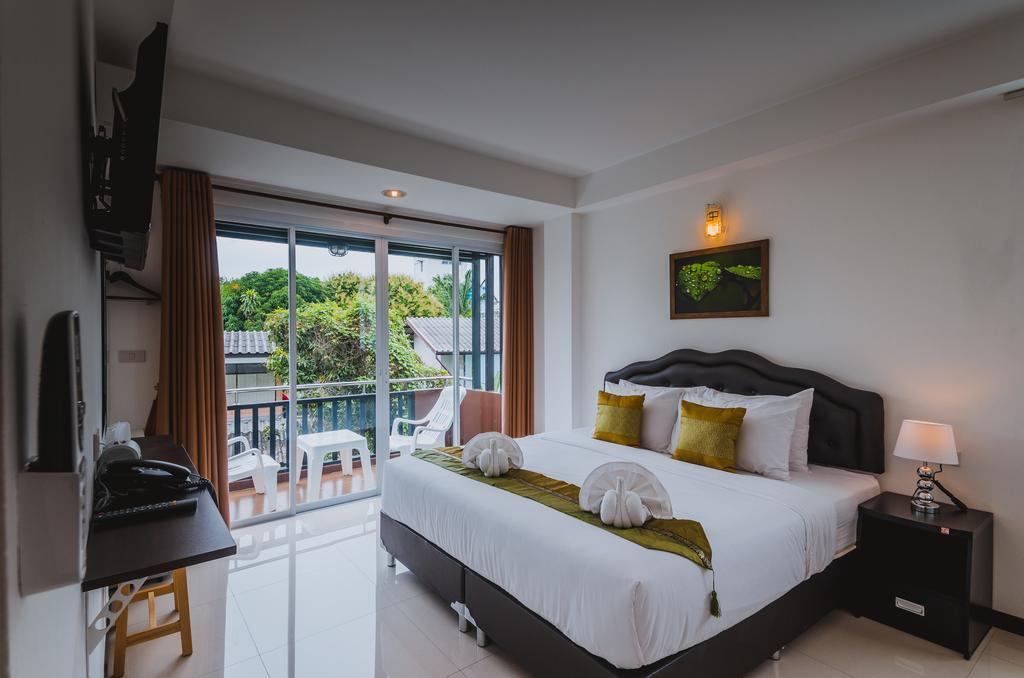 Th Beach Hotel HHQ Esterno foto