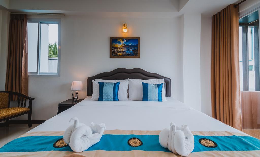 Th Beach Hotel HHQ Esterno foto