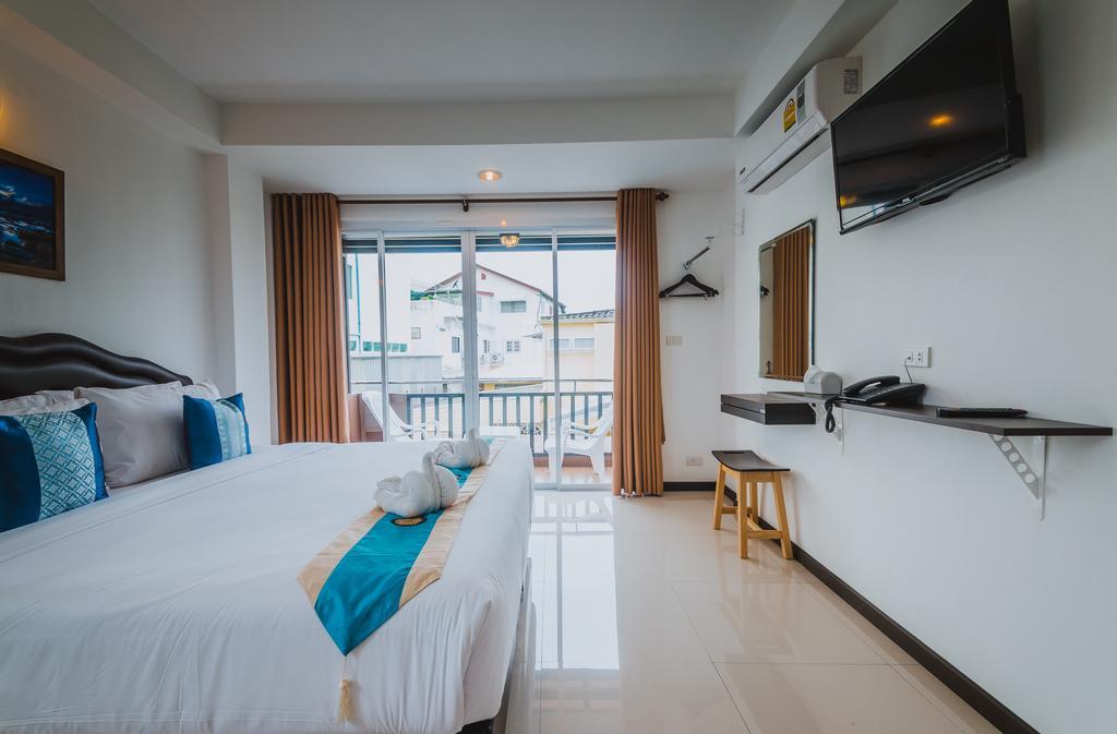 Th Beach Hotel HHQ Esterno foto