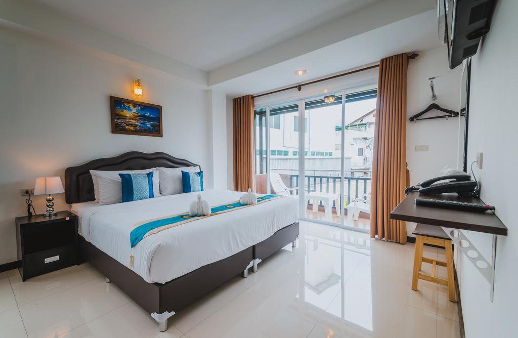 Th Beach Hotel HHQ Esterno foto
