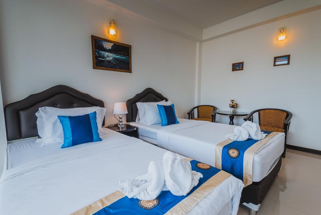 Th Beach Hotel HHQ Esterno foto