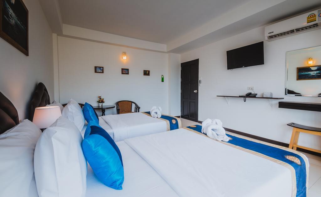 Th Beach Hotel HHQ Esterno foto