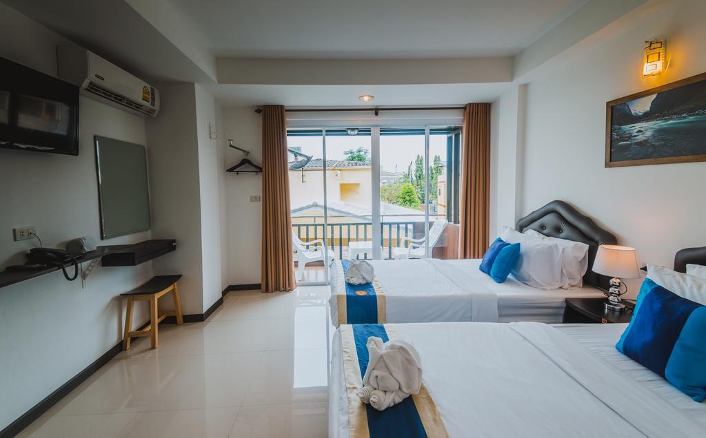Th Beach Hotel HHQ Esterno foto