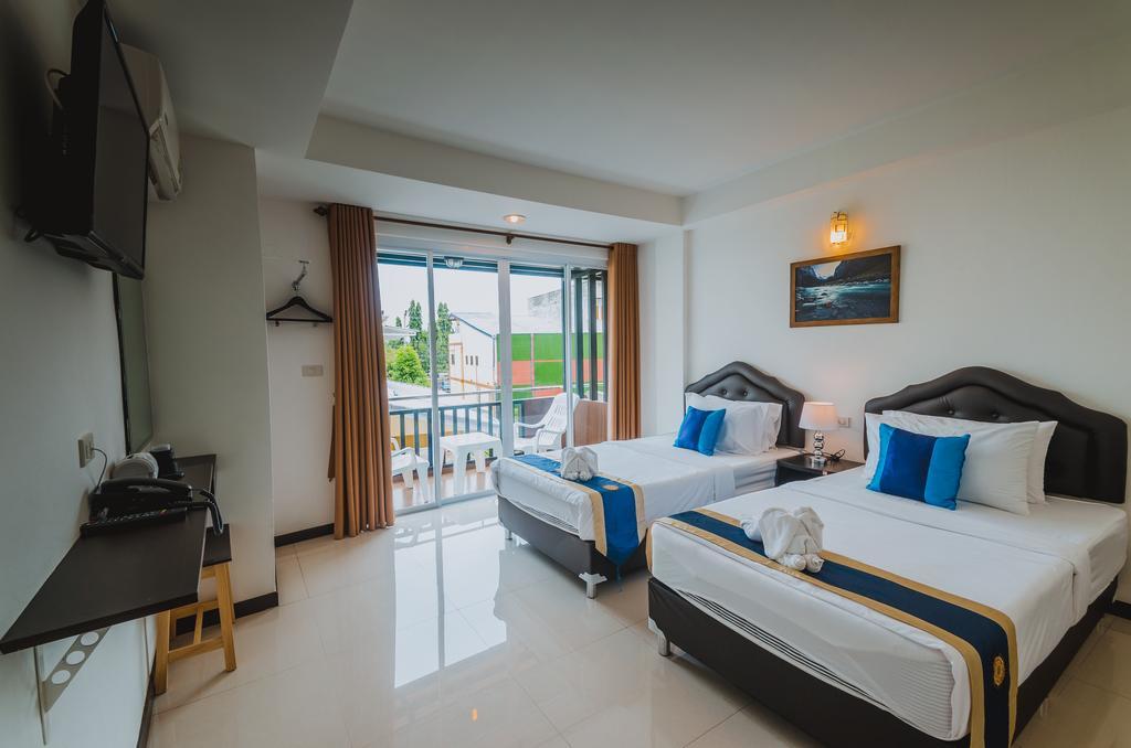 Th Beach Hotel HHQ Esterno foto
