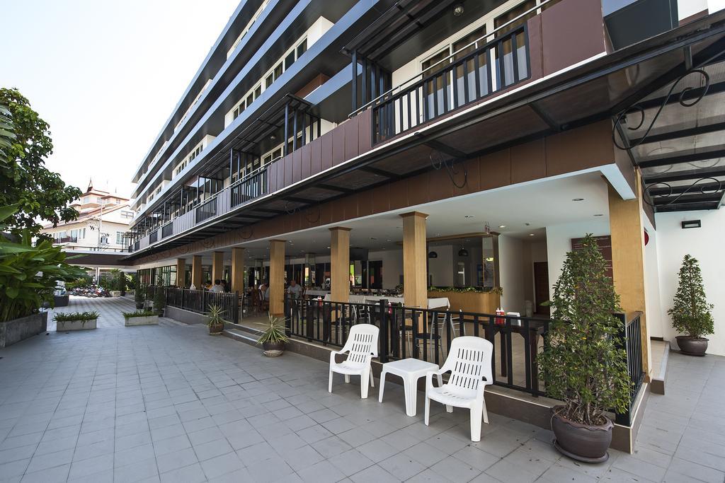 Th Beach Hotel HHQ Esterno foto